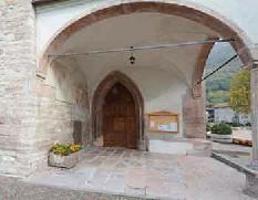 Chiesa di San Vigilio - esterno; portico d'ingresso